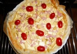 Hartige taart met Chinese kool, ham en kaas