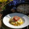 Dagschotel: kabeljauwhaasje op een bedje van pasta met zomerse gewokte groenten