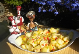 Aardappelsla op een zomerse dag