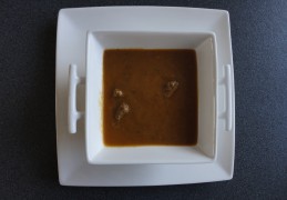 Paprikasoep van geroosterde paprika's met rundvlees