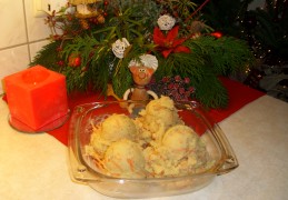 Aardappelpuree met kastanjes en geraspte wortelen
