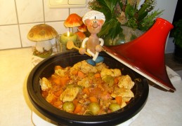 Tajine: kalkoenblokjes, spek, spruiten en wortelen