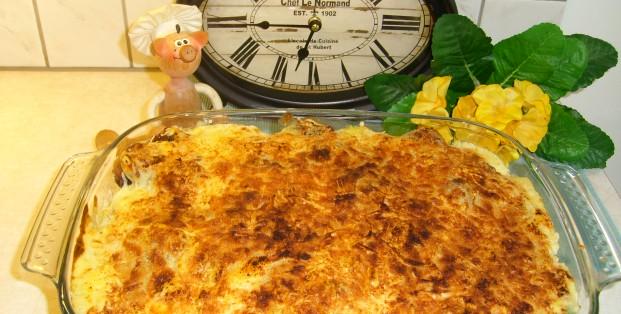 Macaroni met balletjes en courgette