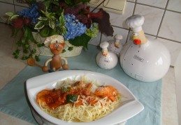 Spaghetti met scampi's in een pecorino tomatensausje
