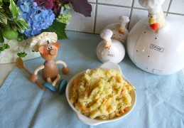 Aardappelpuree met fijne zomerse groenten