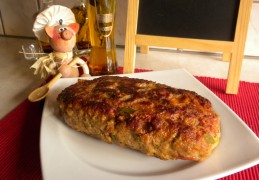 Vleesbroodje met paprika en gerookte spekblokjes