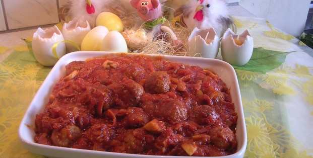 Spaghetti saus met balletjes en... Spaghetti saus met balletjes en...