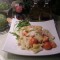 Lente pasta-salade met spek en rivierkreeftjes