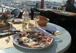 Pizza met zeevruchten  in kroatie