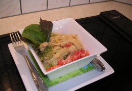 Lintpasta met een sausje van kreeft en zeevruchten