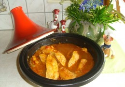 Tajine: kippenfilets pittig gekruid