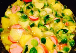 Hutsepot van spruitjes met rookworst