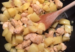 Wokschotel met groenten en aardappel