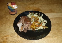 Varkensrollade Teriyaki met Oosterse noodles (Slowcooker)