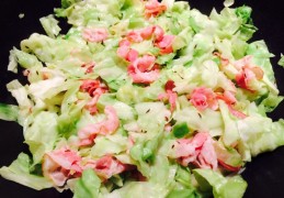 Spitskool met komijnzaad en gerookte spekreepjes