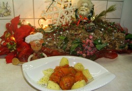 Dagschotel: bouletten in een tomatensausje met natuuraardappelen