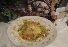 Pasta: spaghetti met groenten en gerookte zalm