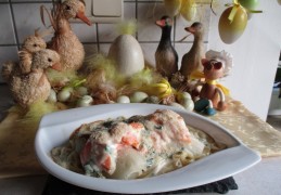 Dagschotel: pasta met witloof, rucola vergezeld van gerookte zalm in een romig sausje