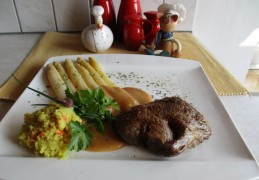 Dagschotel: Ierse filet pur met asperges, puree vergezeld van een zacht sausje