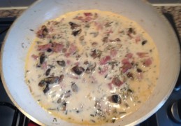 Omelet met champignons en kruiden