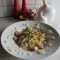 Dagschotel: pasta in een romig zalmsausje vergezeld van scampi's