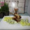 Dagschotel: spruitjes in een kaassausje met natuuraardappelen en vleesbroodje