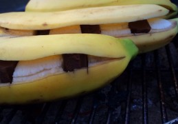 Chocolade banaan op de BBQ