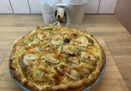 Quiche met gerookte zalm, geitenkaas en verrassingen