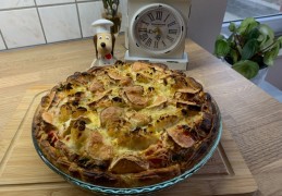 Quiche rijkelijk gevuld