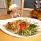 Sojascheuten, tomaat, basilicum en rucola  