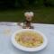 Vakantie: macaroni met scampi's in een kruidensausje