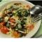 Vegetarische Vijftien minuten pasta met spinazie, tomaat, feta en basilicum