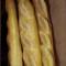 Warm gevuld stokbrood met gehakt en kaas