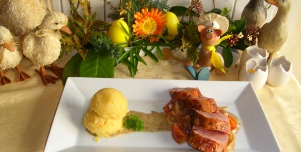 Ardeens varkenshaasje op een bedje van witloof Ardeens varkenshaasje op een bedje van witloof