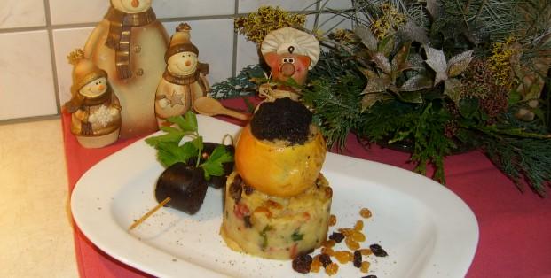 Appeltje met beuling op een torentje van puree