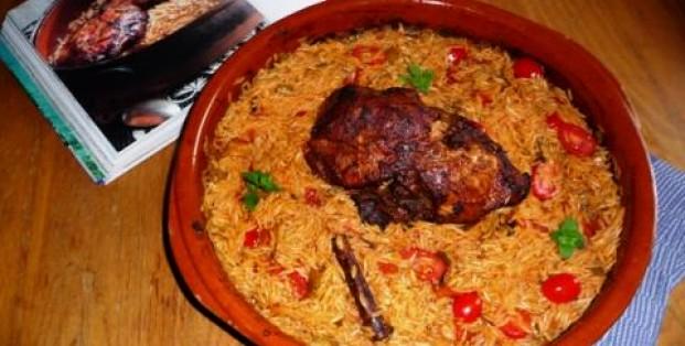 Griekse lamsbout met rijstvormige pasta (Arni Yiouvestsi)