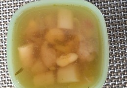 kruidige aspergebouillon met balletjes