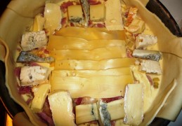 Quiche met meerdere kaas soorten