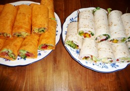 Wraps gevuld met kip, zalm en een frisse salsa