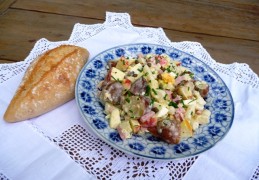 Aardappelsalade met asperges en appel