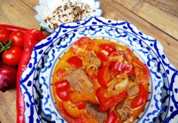 Rode curry met biefstukpuntjes