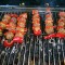 Bbq: Spiezen met gehaktballetjes en rode puntpaprika