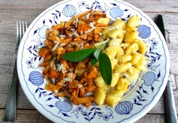 Gebakken gnocchi met bospaddenstoelen