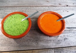 Tapas: Mojo rojo & mojo verde (rode en groene dipsaus)