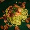Romige spaghetti met gerookte zalm en paddenstoelen
