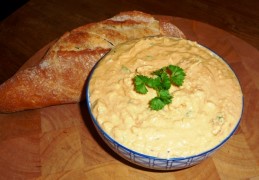 Hummus lekker en makkelijk om zelf te maken