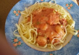 Spaghetti met grote garnalen in chiliroomsaus