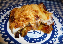 Moussaka met aardappel, aubergine en courgette