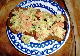 Roerei met zalm