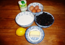 Blackberry (bramen) curd